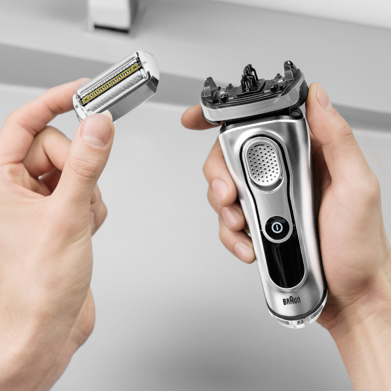 clean electric shaver