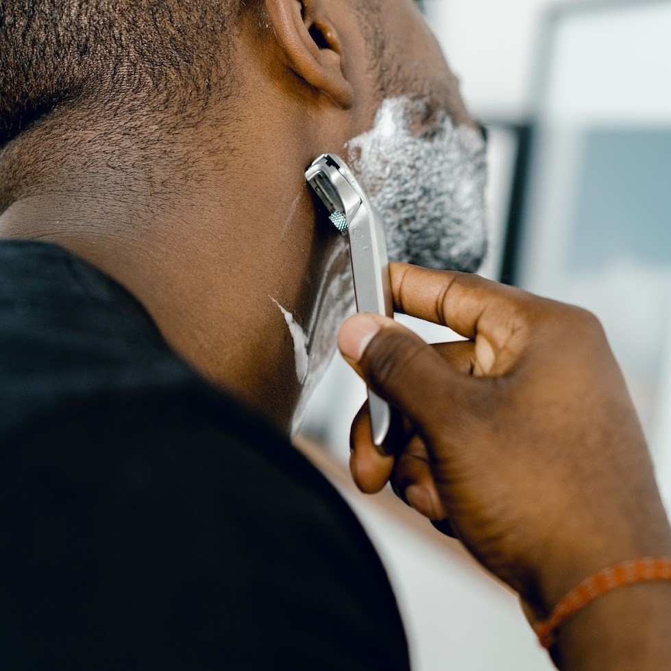 use shaving cream with electric shaver