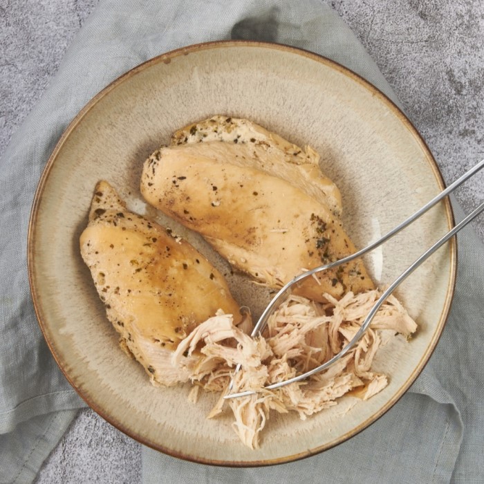 can i put frozen chicken in the crockpot